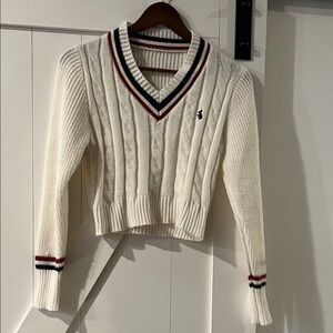 Women's V-Neck Cable Knit Sweater - White. Size Small